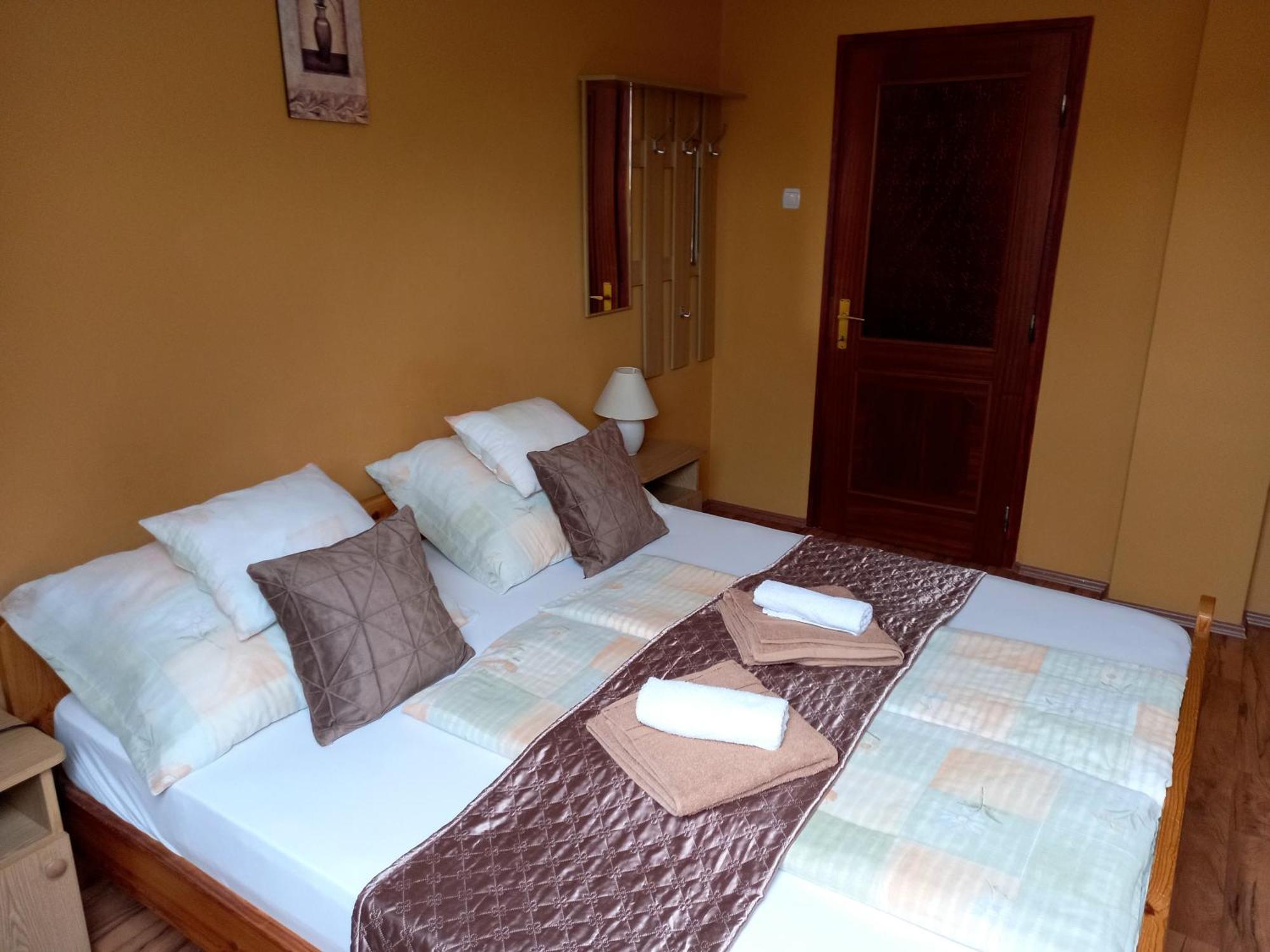 Harkány Alfa Apartman מראה חיצוני תמונה