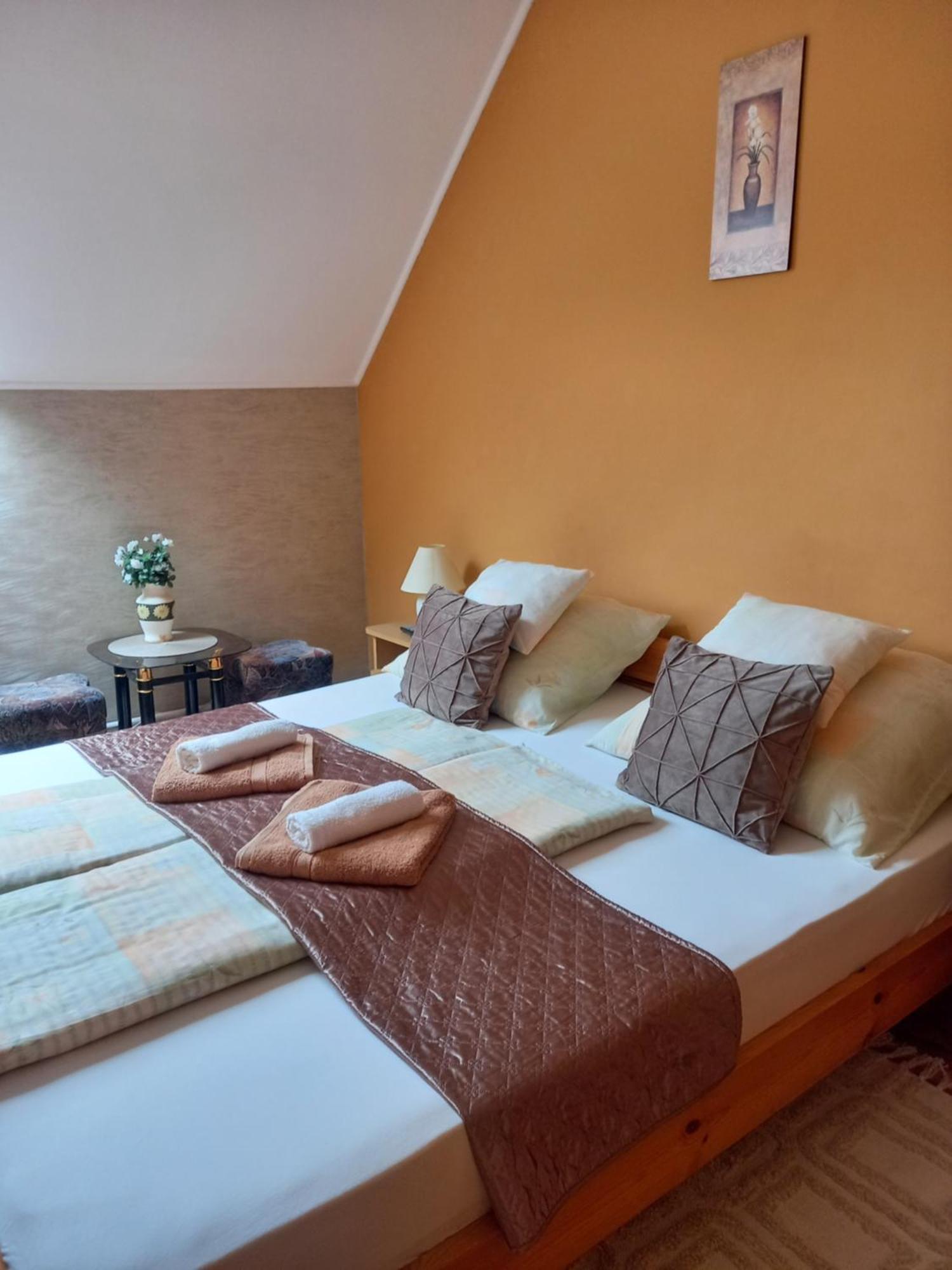Harkány Alfa Apartman מראה חיצוני תמונה